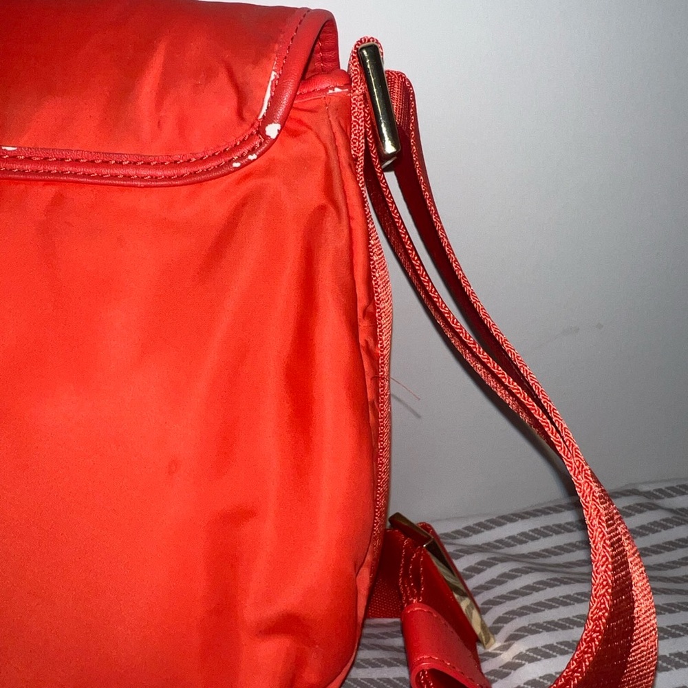 Tory Burch Red Crossbody Bag with Flap Design and Matching Strap - Picture 9 of 16